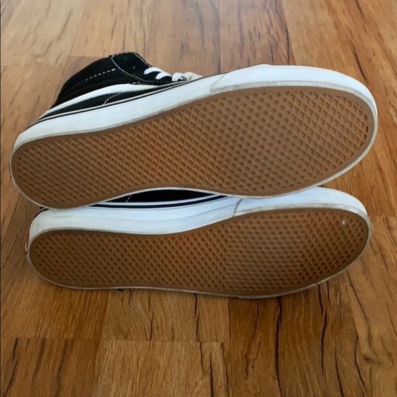 Vans - Picture 5 of 6